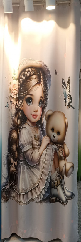 پرده تصویری مدل girl cute رنگ طوسی (شیک و با کلاس)