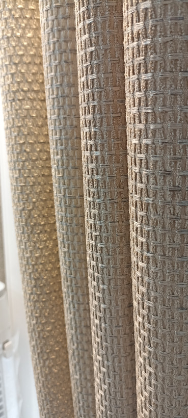 مخمل رنگ کرم طرح دار برجسته مدل sellin2525 در ده رنگ شیک و کار بردی یه کار جون دار و عمری پنل (پلیسه مینی مال و پانچ)